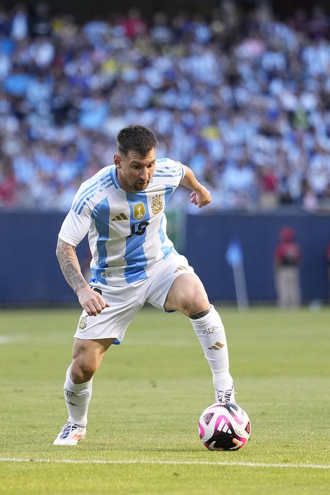 WB拿到赛季首胜，Hero遭LGD让二追三，狼队四连胜锁定S组