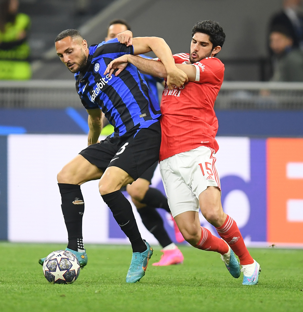 爆冷！库里巴特勒合砍61分竟惨败13分，老鹰三分狂飙39中15，送走特雷杨后他们打出了最团队的篮球！