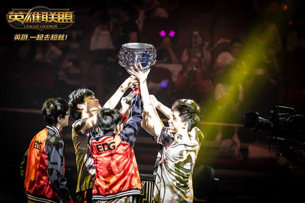 最高的天空！ Breathe Quesanti的墙壁不可逾越， Tian Monkey 在天宫中制造混乱， Weibo Gaming 赢得了第一场比赛